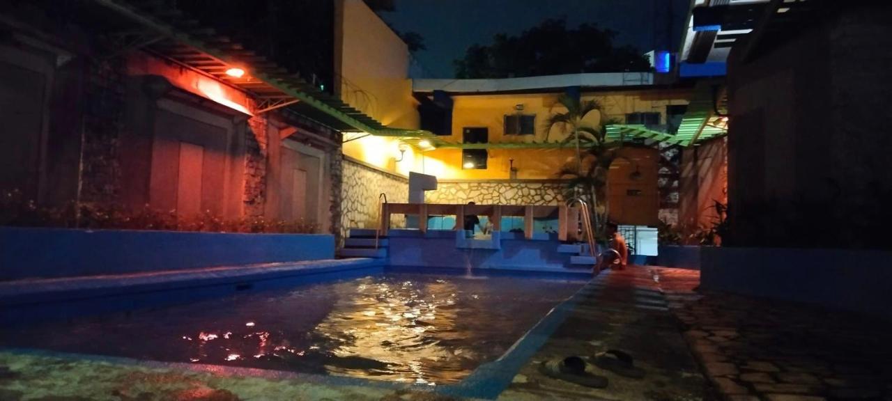 2 Hotel Saleh Angeles Dış mekan fotoğraf