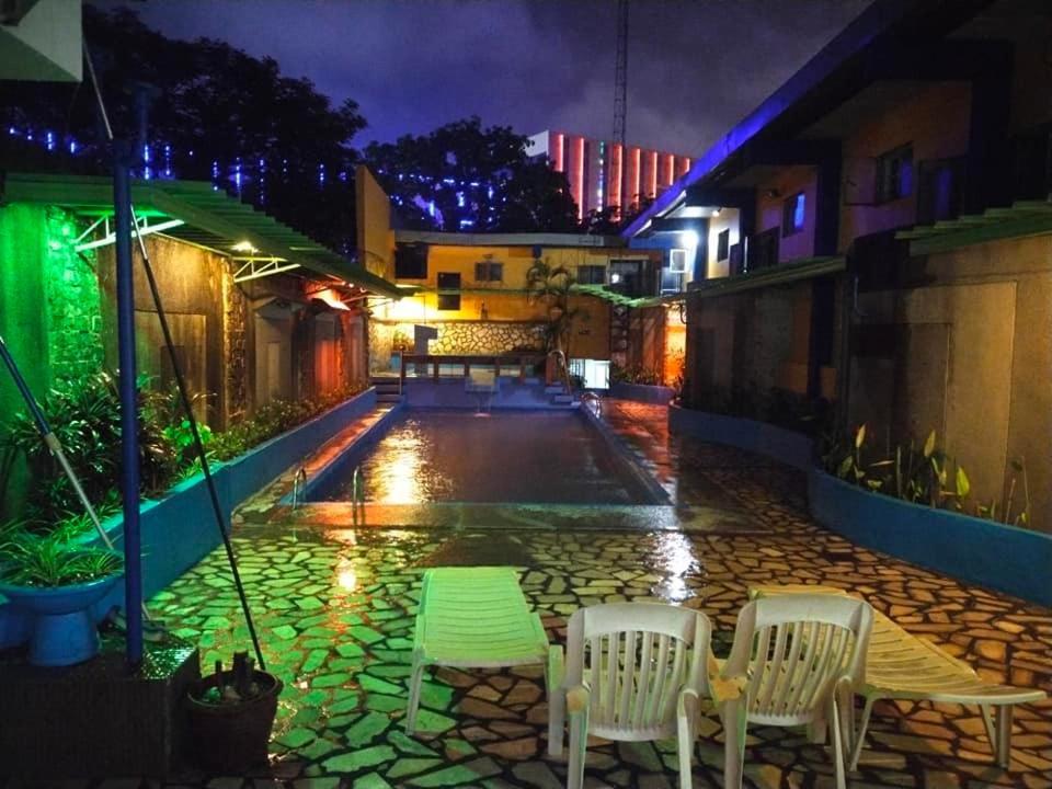 2 Hotel Saleh Angeles Dış mekan fotoğraf